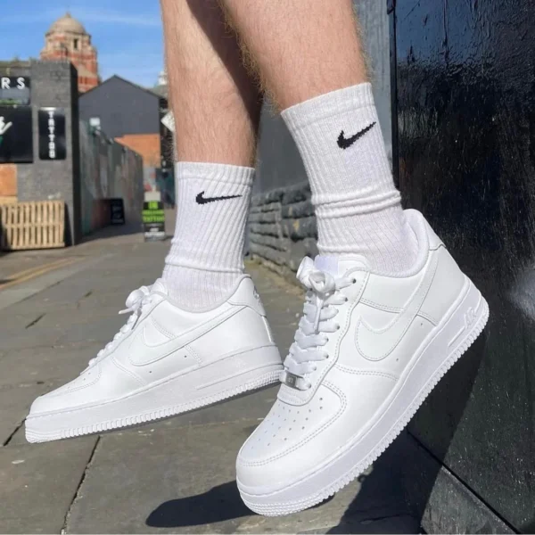 Nike Air Force 1 07 Triple White CW2288-111 - Hình ảnh 5