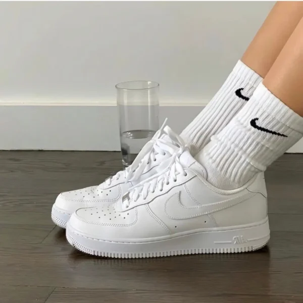 Nike Air Force 1 07 Triple White CW2288-111 - Hình ảnh 3