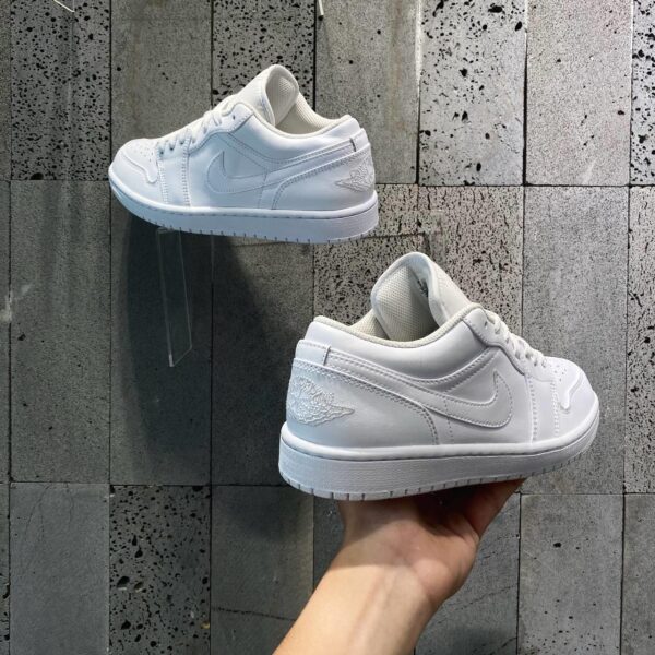 Nike Air Jordan 1 Low ‘Triple White’ 553558-126 - Hình ảnh 4